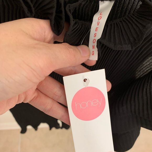 honey Pleate Chiffon Blouse - Picture 4 of 6